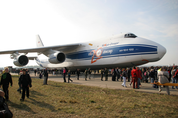 An-124 Ruslan  01