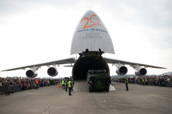 An-124 Ruslan  02