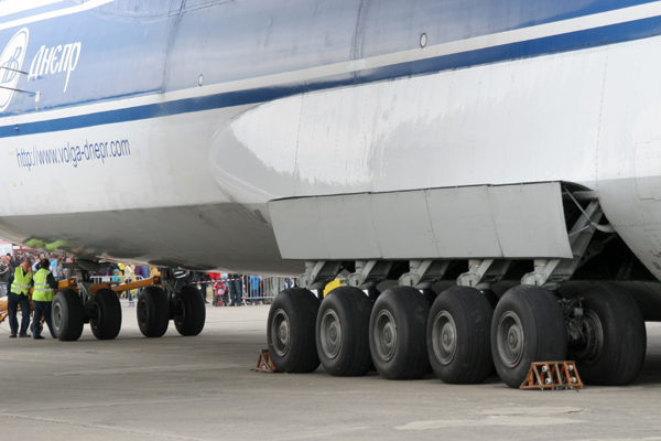 An-124 Ruslan  04