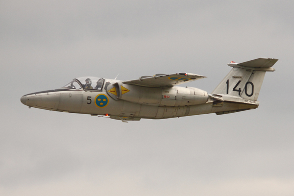 SAAB-105  04